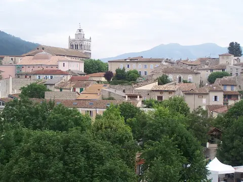 Le Domaine du Mûrier Aire Naturelle