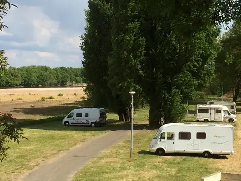 Aire d’accueil Chênehutte-Trèves-Cunault