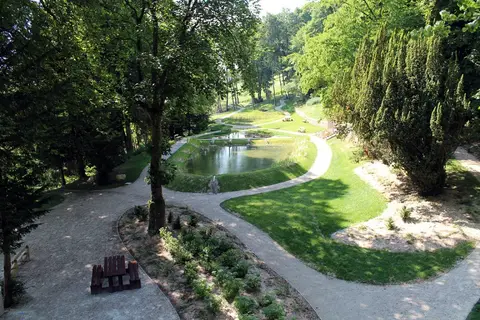 Place du Bourg Joli - Avize