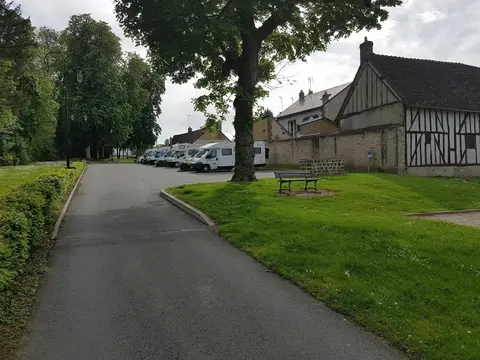 Aire de services de Saint-Fargeau