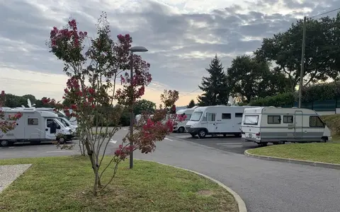 Aire de Camping-Car Cambo les Bains