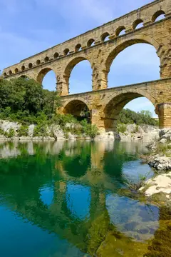 Les Manades