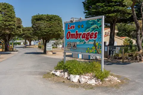 Les Ombrages