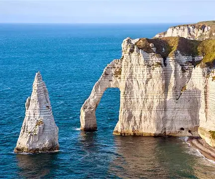 Les Falaises