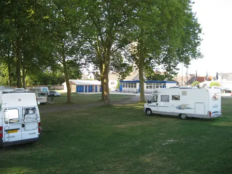 Camping de Mehun sur Yèvre