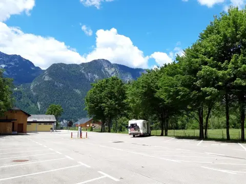 Wohnmobilstellplätze Freibad Winkl/Obertraun