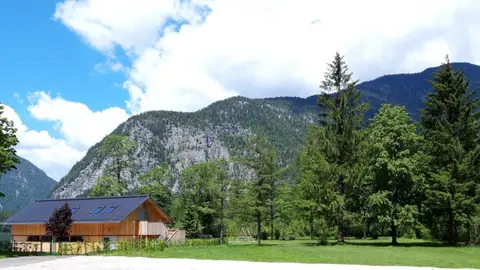 Wohnmobilstellplätze Freibad Winkl/Obertraun