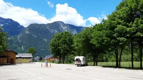 Wohnmobilstellplätze Freibad Winkl/Obertraun