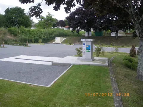 Aire de services camping-cars Touvre