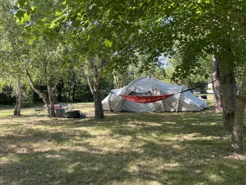 Camping En Salvan