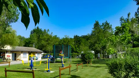Camping En Salvan