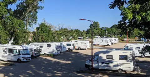 Aire de camping-car Castelsarrasin