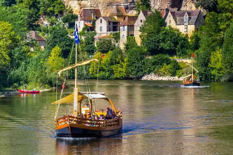 Les Nauves
