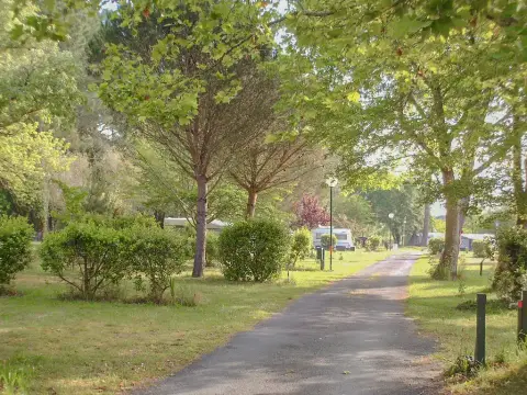 Aire de Camping-Cars du Lac Cazaux