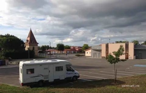 Aire de Stationnement Camping-Car de Lavaur