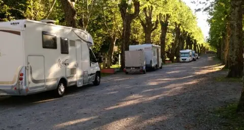Aire d’accueil camping-cars de Castelnau-Durban