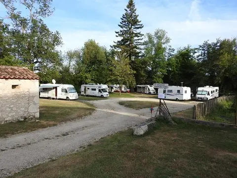 Aire de camping-cars de la ville de Lauzun