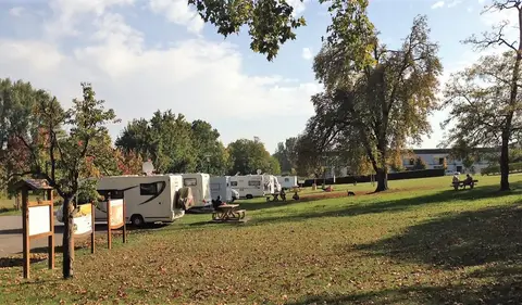 Aire de services camping-cars Roullet -Saint-Estèphe