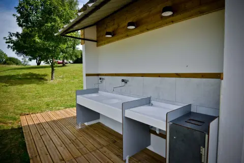 Camping Le Fil de l'Eau