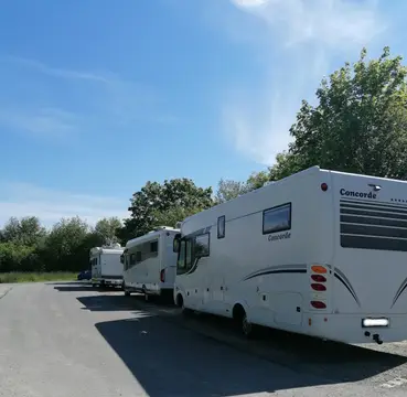Wohnmobilstellplatz am Singliser See