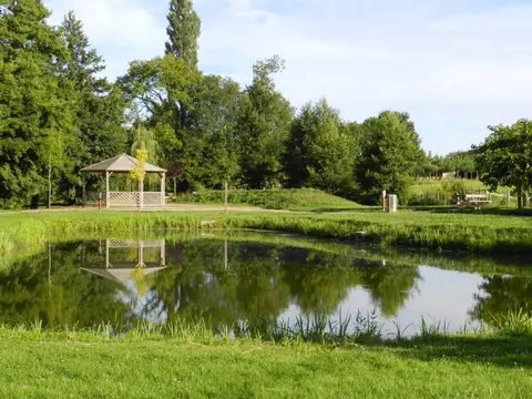 Aire de camping-car Saint-Georges-du-Rosay