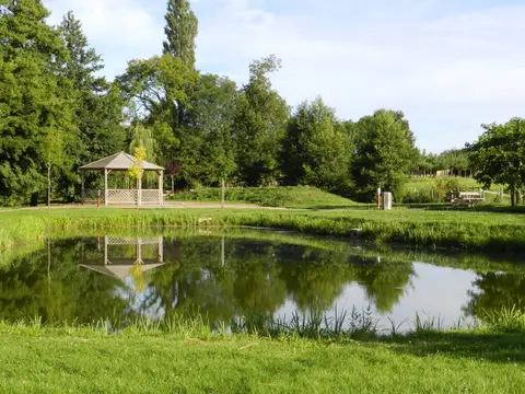 Aire de camping-car Saint-Georges-du-Rosay