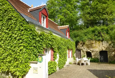 Caves du Père Auguste – Aire de services