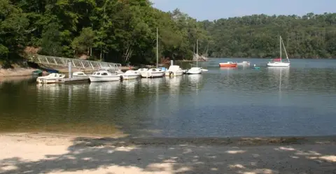 Camping Merlin les Pieds dans l'eau