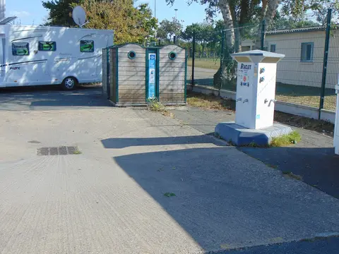 Aire de Camping Cars Arc en Ciel - Chantonnay