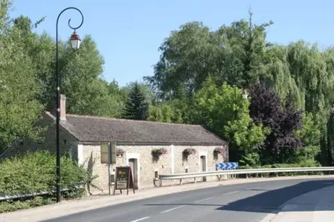 Aire camping-car Pontigny-Yonne