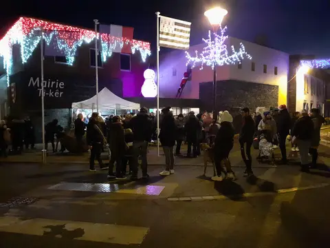 Aire de Camping Car - Maël-Carhaix
