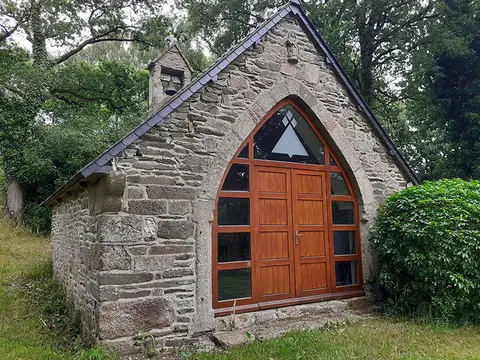 Aire de Camping Car - Maël-Carhaix