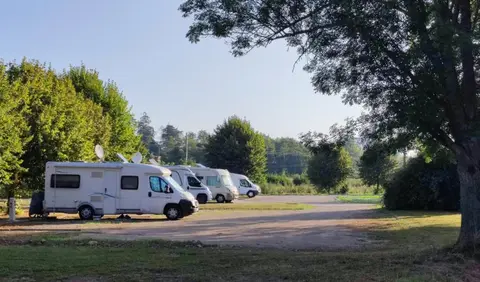 Aire CAMPING-CAR PARK de Mézériat