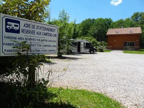Aire de Stationnement de Camping Cars Arize