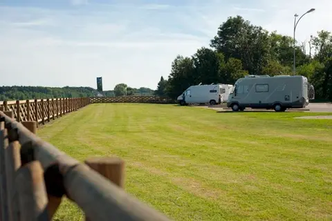 Aire de services pour camping-cars SULLY-SUR-LOIRE