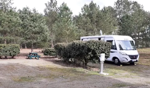 Aire Montfort-le-Gesnois, Les Sittelles