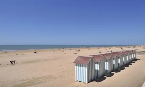 Les Places Dorées