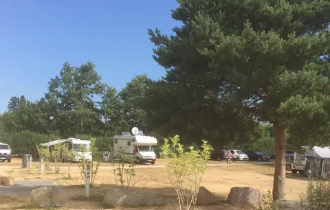 Løgismosestrand Camping udenfor bommen