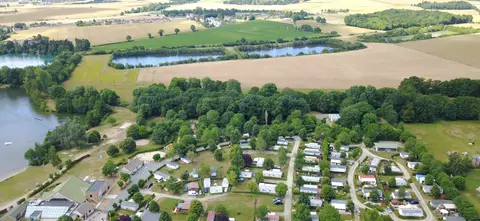 Aire de camping-cars à Fontaine-Simon