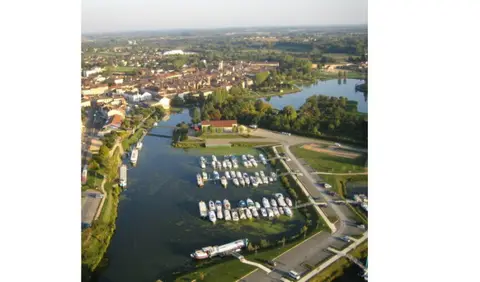 Aire de camping-car de Pont-de-Vaux