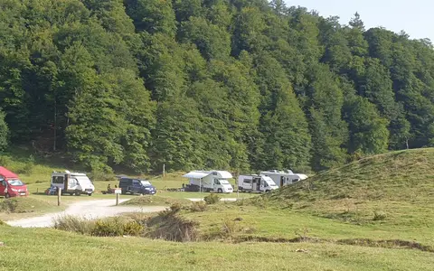 Aire naturelle de camping-cars Etxola