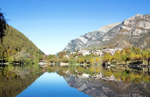 Aire de camping-car du Lauzet-Ubaye