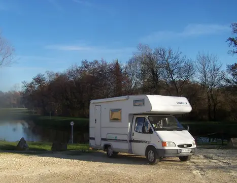 Aire Camping-Cars Saint-Vivien-de-Blaye
