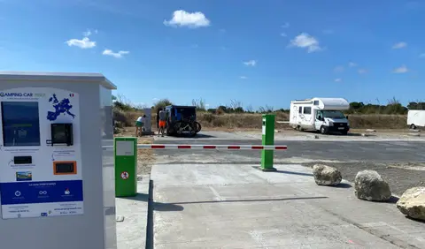 Camping-car Park Port Médoc