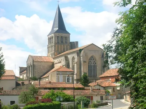 Aire de camping-car Saint-Amant-de-Boixe