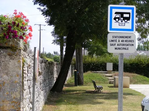 Aire de camping cars Verteuil-sur-Charente