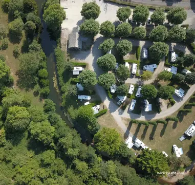 Aire Camping-Car Participative - Villecomtal en Aveyron