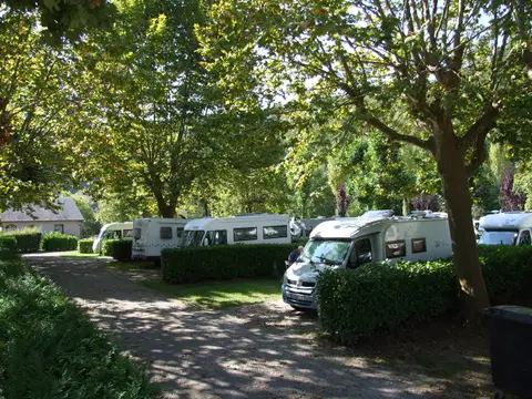 Aire Camping-Car Participative - Villecomtal en Aveyron