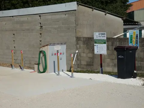 Aire de service camping-cars La Tourette