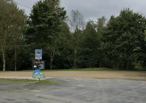 Aire de stationnement de l’étang du Plessis - Saint Carreuc